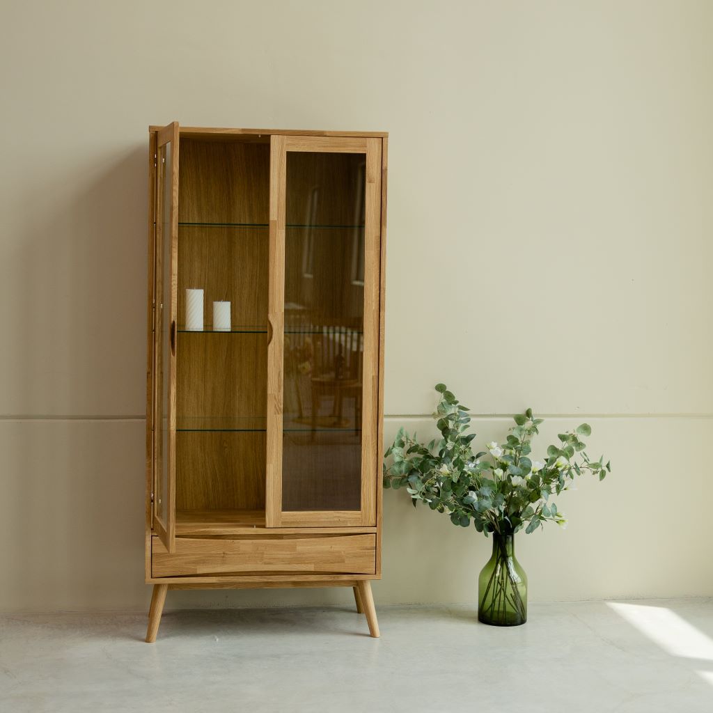 VESKOR Vitrina Malmo madera maciza roble Mueble nórdico moderno